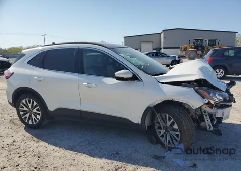 2020 Ford Escape Titanium z USA, uszkodzony, nr VIN 1FMCU9DZ4LUC12763